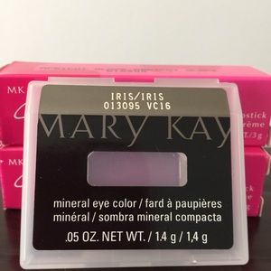 🍒🍒🍒 Mary Kay Mineral Eye Shadow, Iris NWT